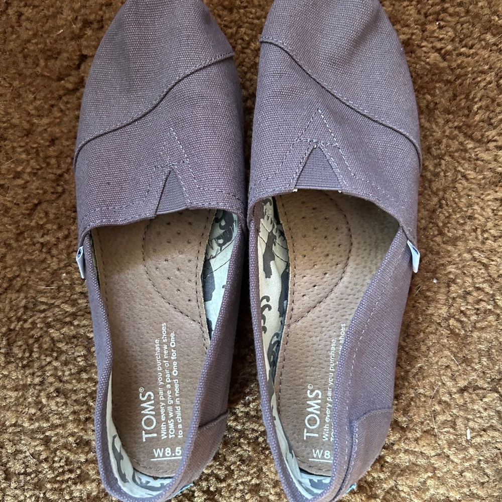 Tom’s shoes 8.5 women’s